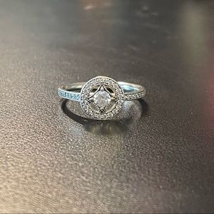 Pandora Ring